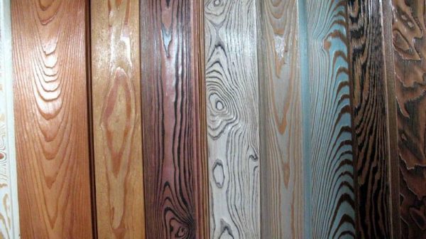 Technologie de brossage sur différents types de bois