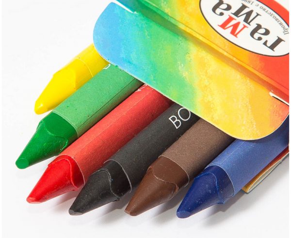 Les crayons de couleur cire aideront à la restauration des meubles