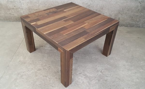 Podlahový laminátový stôl