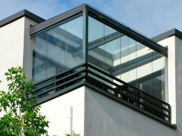 Glass balkong