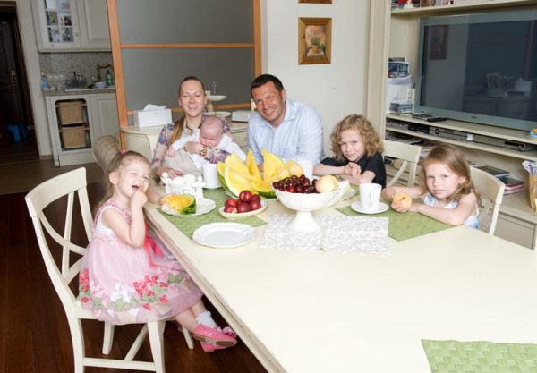 Avec sa femme Elga Sapp et ses enfants